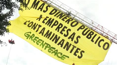 Greenpeace Denuncia Con Una Pancarta Ayudas A Veh Culos Contaminantes