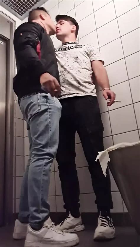 Fuck N Smoke At A Public Toilet Italian Gay Amateur Porn By FapHouse XHamster