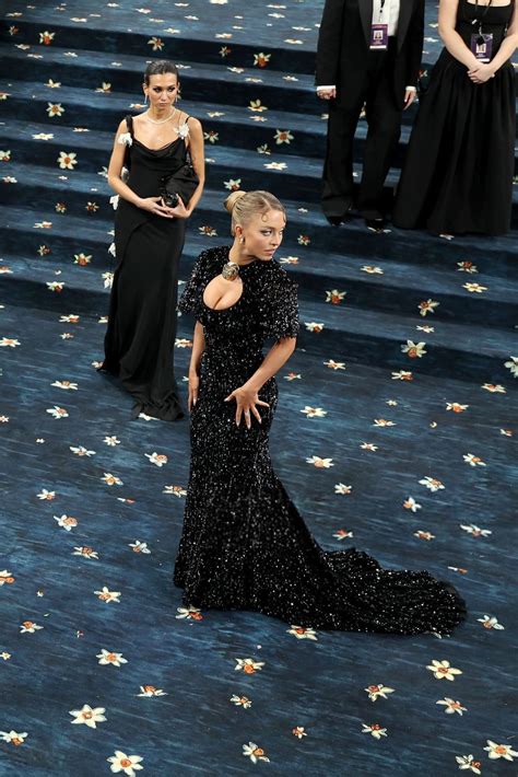 Sydney Sweeney Hot Boobs Barnorama