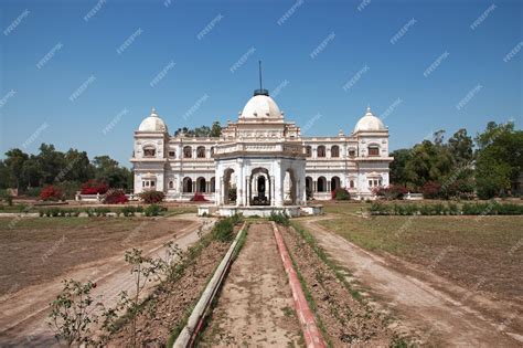 Premium Photo Sadiq Garh Palace A Vintage Building Close Bahawalpur