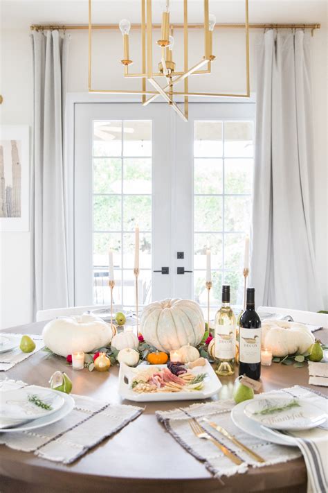 Modern Thanksgiving Tablescape & Entertaining Ideas - Showit Blog