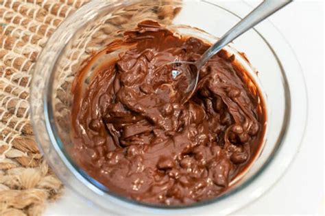 Melting Chocolate Chips in Microwave (with Coconut Oil)