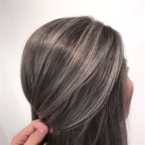 Мелирование под седину на темных волосах - 81 фото