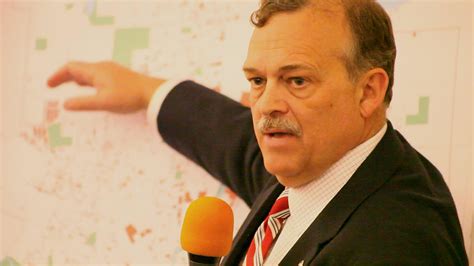 Flint forum taps water problems, pipe removal issues