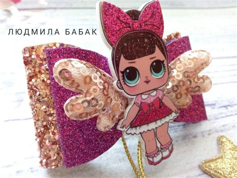 Бантик с ЛОЛ из кожи. Основа - резинка.