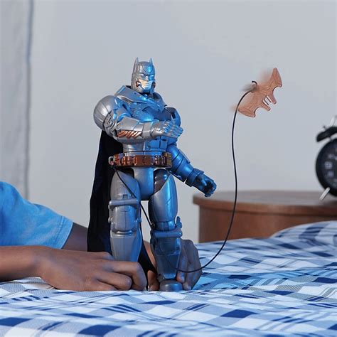 Figura Electrónica Batman 30cm Tiendas Mgi