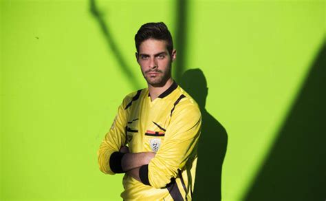 Jes S Tomillero El Primer Rbitro Gay Publica Su Libro Me He Desafiliado Del Pp Los