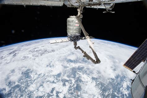 Spacex To Launch Dragon Spacecraft For Iss Resupply Mission