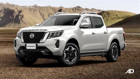 Nissan Navara VL Calibre AT 4x2 Aspen Pearl White 2023 Philippines