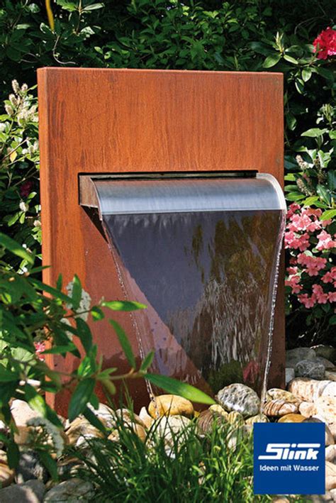 Gartenbrunnen Wasserfall Stele aus Corten ein Wasserfall für den