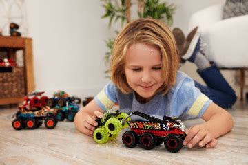 Hot Wheels Monster Trucks Ve Culo De Brinquedo Caminh Es Reboque Surpresa Escala