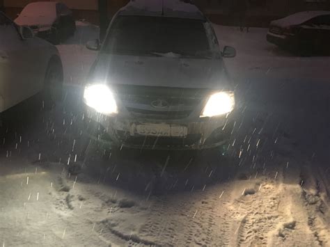 Замена лампы ближнего света — Lada Ларгус, 1,6 л, 2013 года ...