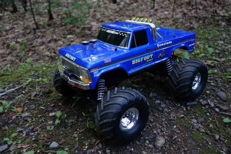Le Traxxas Bigfoot piétine sa compétition - Blogue Best Buy