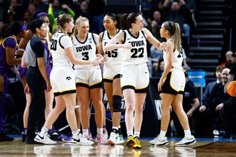 Caitlin Clark Leads Iowa Win In Lsu Rematch To Reach Final Four Espn