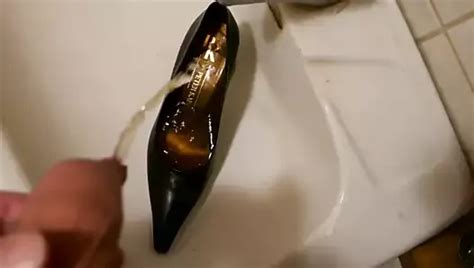 Piss In Wifes High Heeled Classic Pump Gay Porn XHamster