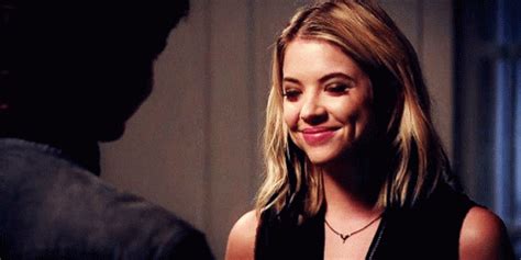 Hanna Marin Smile 
