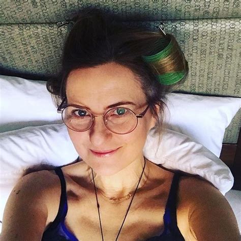 letnia Izabela Kuna doceniona za naturalne zdjęcie W BIKINI Jak dobrze że jeszcze jest