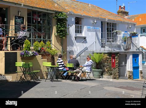 Cafe And Gallery Culture In St Ives Cornwall Stock Photo Alamy