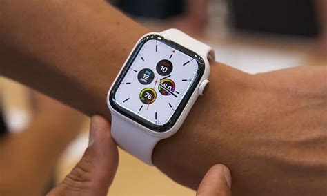 Apple Watch SE GPS 44mm Silver Aluminum купить, Эпл Вотч СЕ 44 мм ...