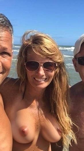 Nude Beach Fun Foto Porn