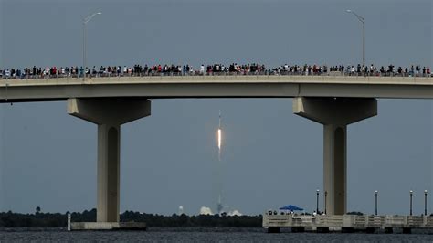 The best photos and reactions from this historic day for SpaceX and ...