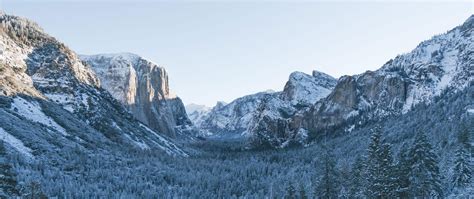 Snowshoeing Yosemite | Snowshoeing in Yosemite National Park