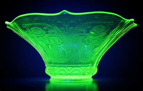 Vaseline Bowl Vaseline Glass Also Known As Uraniumourali Flickr