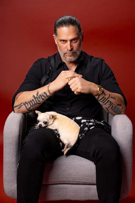 Joe Manganiello on those 'Nonnas' cast dinners and Bubbles, his