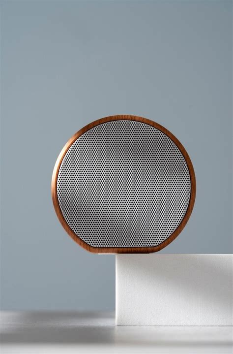 modern  wireless speaker  geometric podium