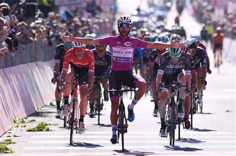 Fernando Gaviria Vince La Tredicesima Tappa Reggio Emilia Tortona Di