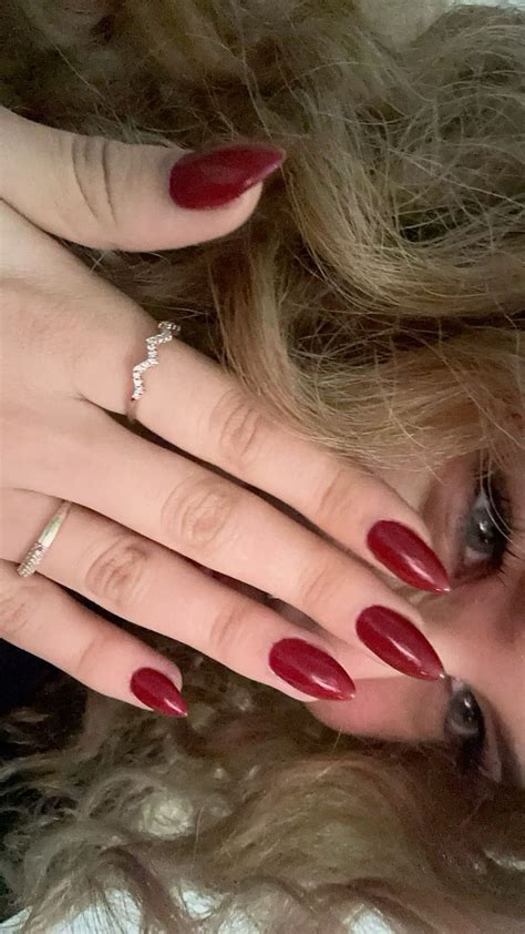 Pin by 𝒮𝒶𝓃𝓉𝓎𝒽 on Nails Red nails Nude nails Simple nails