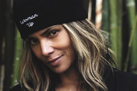 Холли (Хэлли) Берри. Фото горячие, откровенные в купальнике, до и после ...