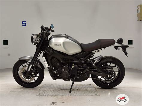 Купить б у Yamaha XSR900 инжектор 6 передач в Москве серебристый naked bike 2017 года на Авто