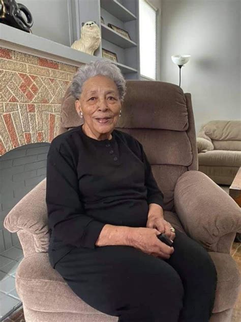 Shirley Huff