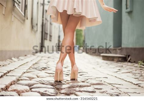 Sexy Woman Nude Walking Royalty Free Images Stock Photos Pictures