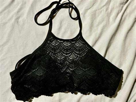 H M Bikini Top Women S Fashion Swimwear Bikinis Swimsuits On Carousell