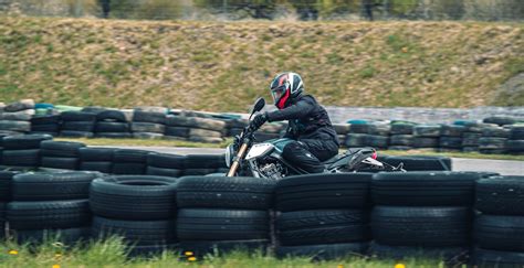 Mittelklasse Naked Bikes Im Vergleich Honda CB650R 2021