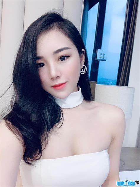Hot girl Nhã Tiên