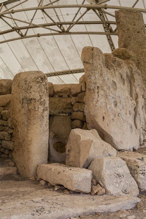 Hagar Qim Temple | Oracle Chamber Stock Image - Image of door, entrance ...