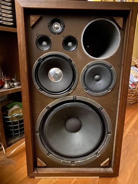 1969 Sansui SP-2000. 140 bucks on Craigslist. Seller recapped just