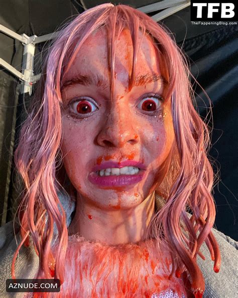 Emma Myers Sexy And Hot Photos Collection AZNude