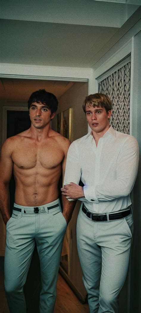 Pin De Wiesel M En Cute Gay Love Celebridades Bonitos Chicos Famosos Sangre Azul