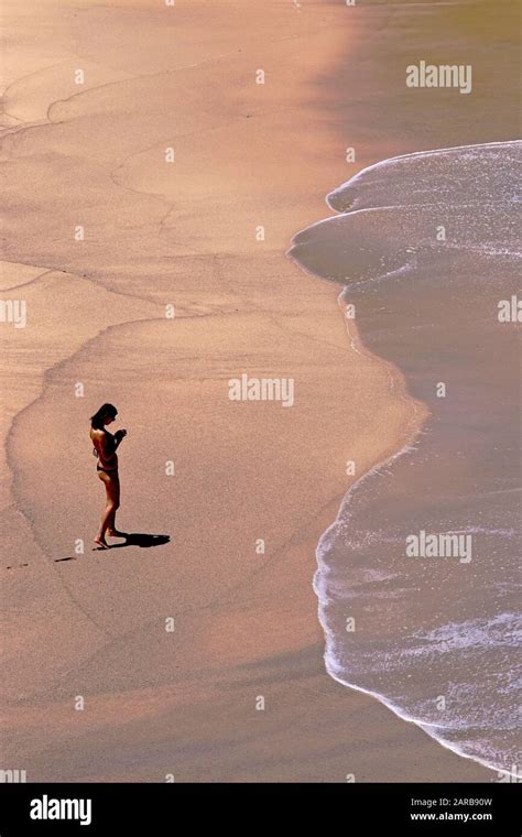 Bikini mädchen sommer Fotos und Bildmaterial in hoher Auflösung Alamy