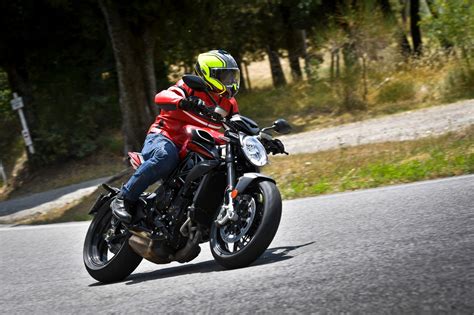 Comparativa Naked Di Media Cilindrata Lotta Allultimo Sangue News Pagina 6 InMoto It