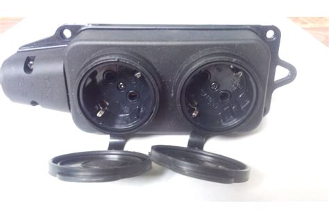 Однофазная 2-х местная колодка с заглушками, каучук UNIVersal 1027 ...