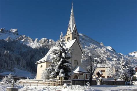 snow-wise - Our guide to ski holidays in Arabba, Italy