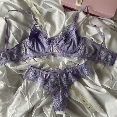 Conjunto de lingerie em renda sutiã sem bojo aro e calcinha biquíni azul bic Anne Toda
