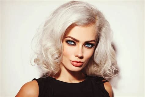 Blonde Platine Images Libres De Droit Photos De Blonde Platine Depositphotos