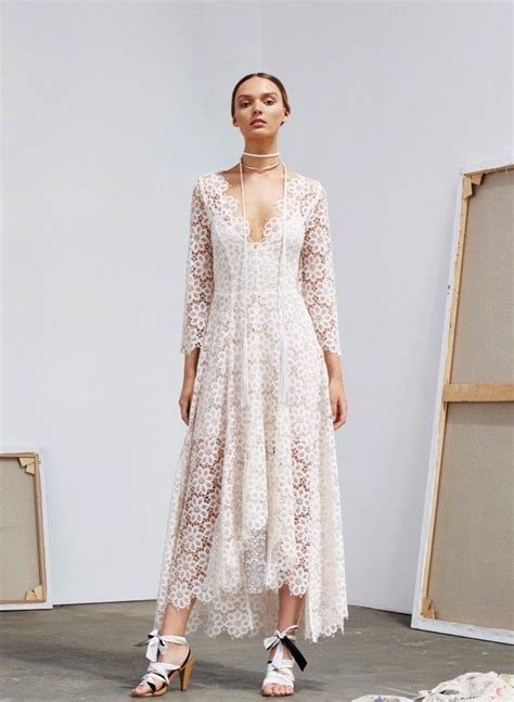 Кружевное платье миди короткое спереди длинное сзади | Fashion, Resort ...