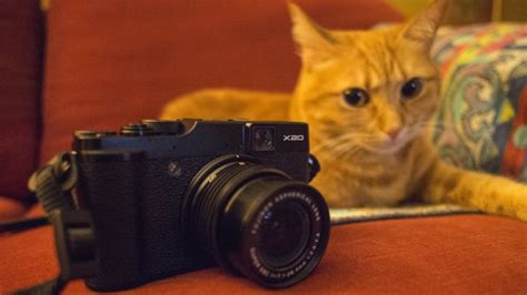 Fujifilm X20 vs X100s: Siblings in name, but far from the same!